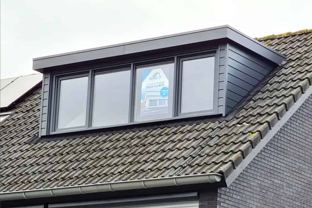 dakkapel met rolluiken in tilburg geplaatst